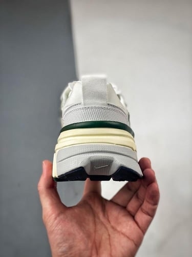 Nike V2k RUN White/Dark Green