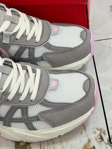 Nike Wmns V2K Run Valentines Day 2025 Women