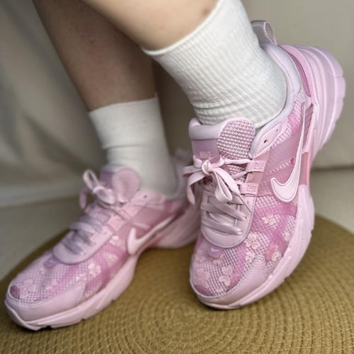 Nike V2K pink
