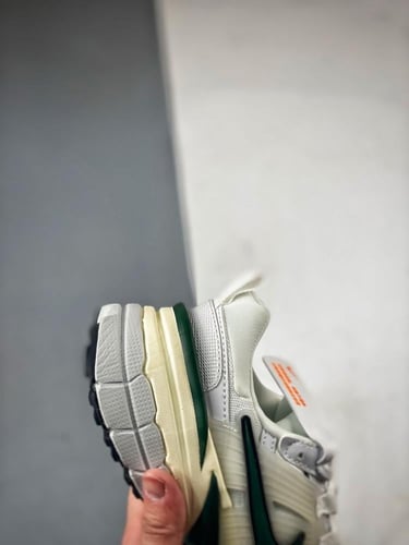 Nike V2k RUN White/Dark Green