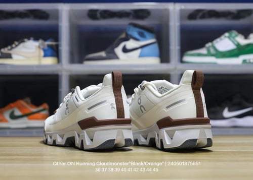 ON Running Cloudmonster Waterproof