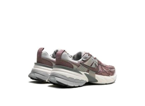 Nike V2K Smokey Mauve / Brown