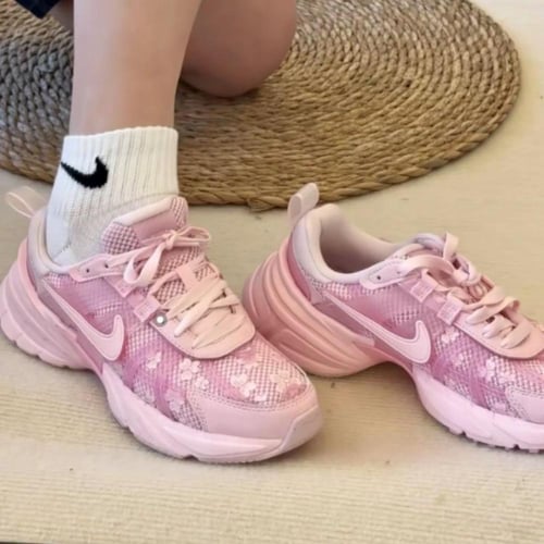 Nike V2K pink