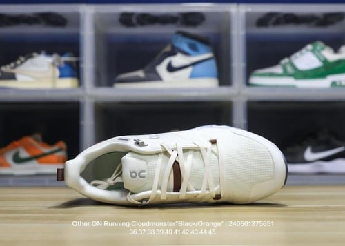 ON Running Cloudmonster Waterproof