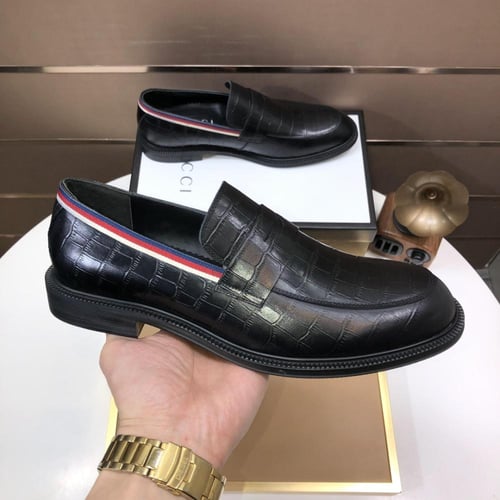 Gucci shose