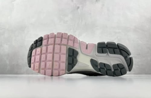 Zoom vomero 5 White Pink