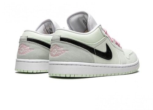 Air Jordan 1 Low SE sneakers