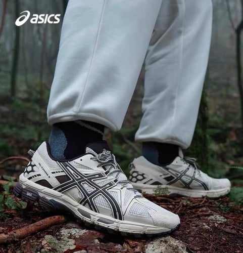 ASICS Gel‑Kahana 8 'Black and White