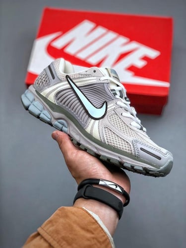 Nike zoom vomero 5