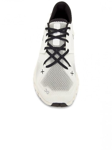 On running cloud White