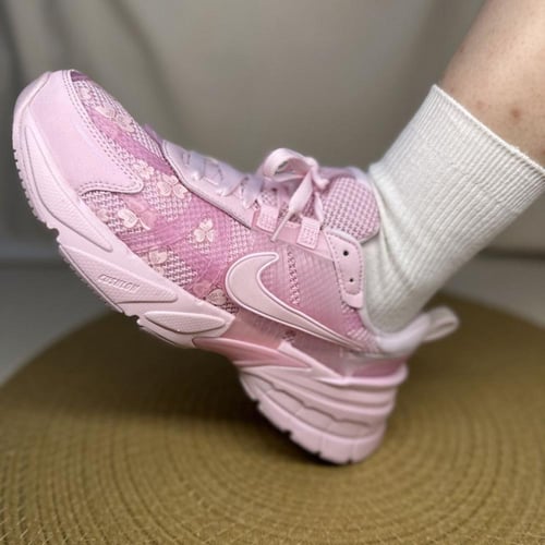 Nike V2K pink