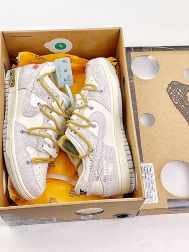 Off white x dunk low Yellow