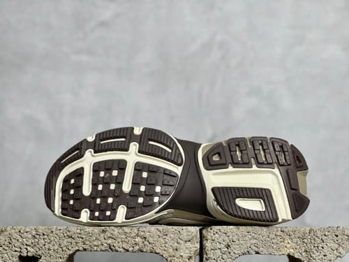 Nike V2K Run Pure Platinum / Metallic Silver