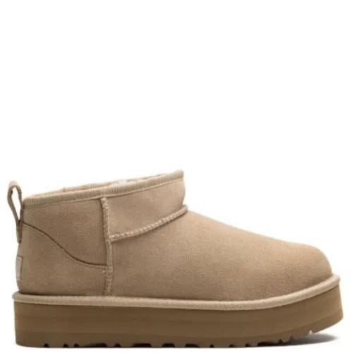هاف بوت بيج حريمي UGG classic ultra mini boots