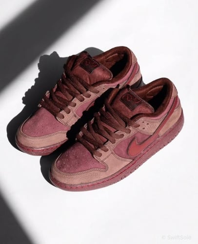 ًNike SB Dunk Low City Of Love Burgundy Crush,