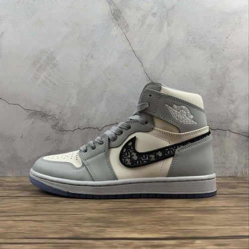 Air Jordan 1 high × Dior