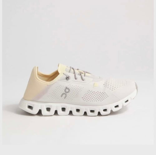 On Running Cloud 5 coast Undyed/White