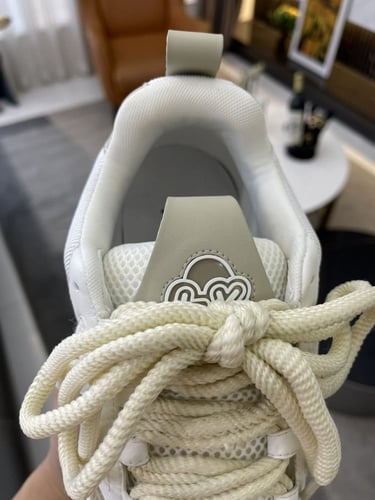 Louis Vuitton - vega