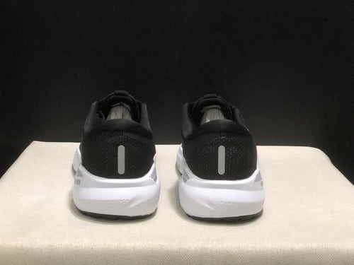 Brooks Adrenaline GT 24