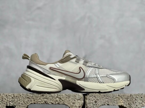 Nike V2K Run Pure Platinum / Metallic Silver