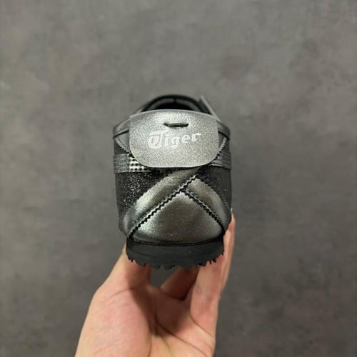 Onitsuka Tiger Mexico 66 كوتشي تايجر اسود