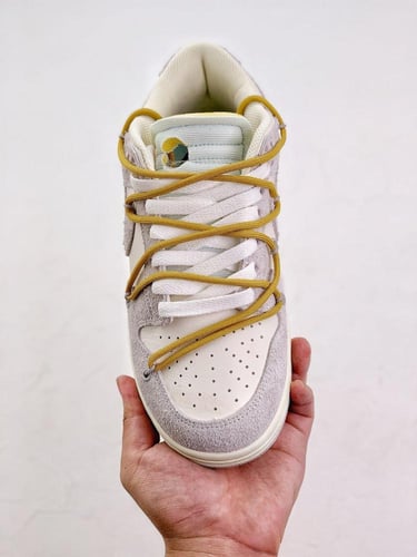 Off white x dunk low Yellow