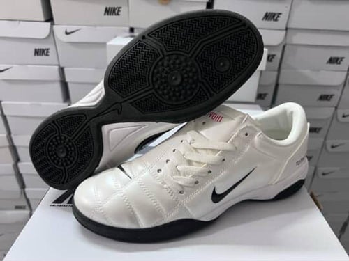 Nike Total 90