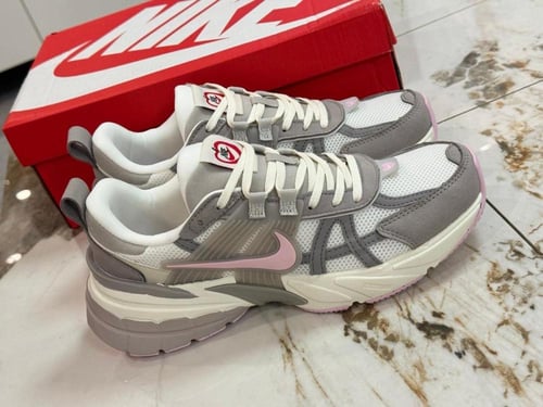 Nike Wmns V2K Run Valentines Day 2025 Women