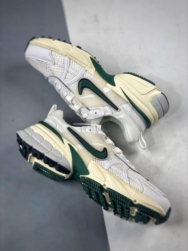 Nike V2k RUN White/Dark Green