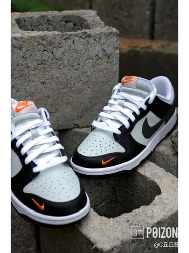 Dunk Low Mini Swoosh