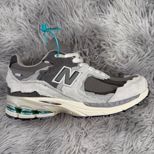 New balance 2002R