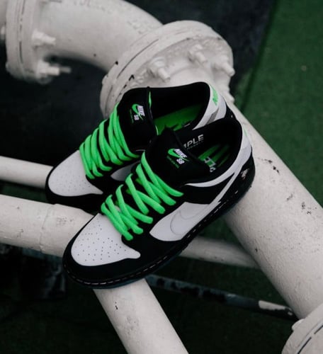 Nike SB DUNK LOW Panda Pigeon