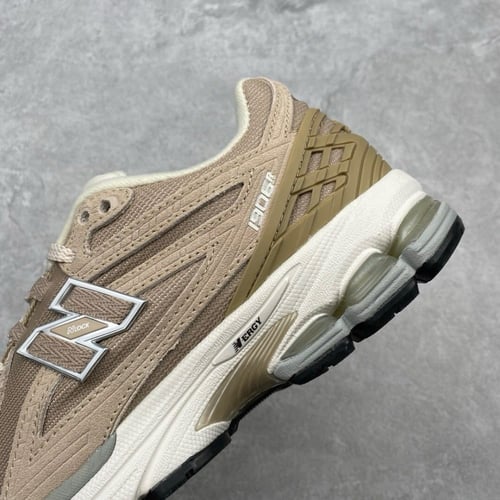 New balance M1906RW Beige cream