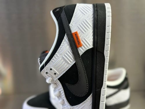 Nike SB Dunk Low x TIGHTBOOTH 'White Black'