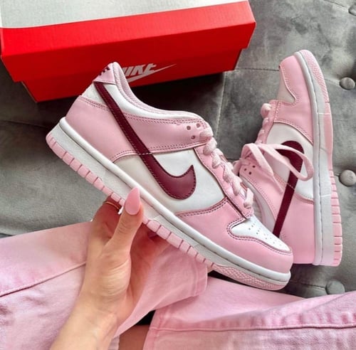 Nike dunk low GS “Valentine’s Day”
