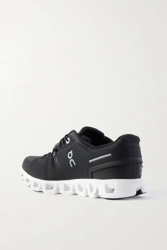 On Running-Cloud 5 mesh Black/White
