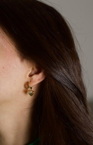 حلق قلب ملون مطلي ذهب