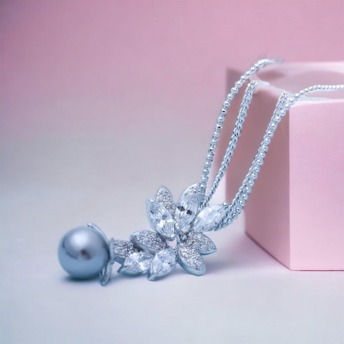 طقم لؤلؤ نادر مع ورد