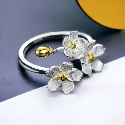 خاتم من الفضة تصميم وروود قابل للتعديل