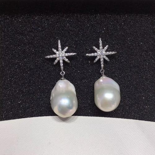 حلق فضة مطلي ذهب تصميم نجمة و لؤلؤ متدلي