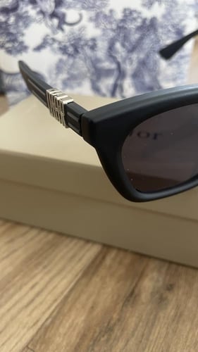 نظارات ديور - رجالية - شامل ملحقاتها