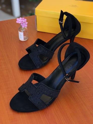 حذاء كعب نسائي2