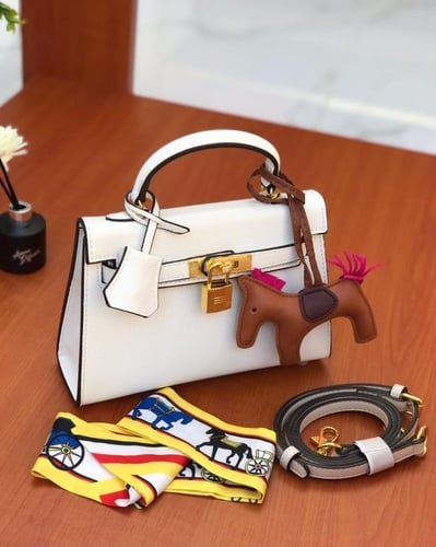 شنط يد نسائية كيري