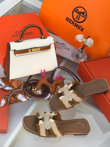 طقم شنطه + احذية سليبر