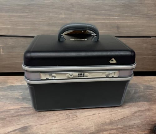 شنط سفر صغيرة