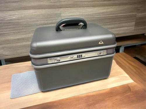 شنط سفر صغيرة