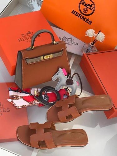 طقم شنطه + احذية سليبر