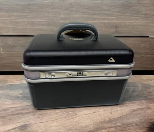 شنط سفر صغيرة