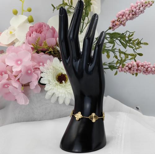 اسوارة فان كليف عيار 18