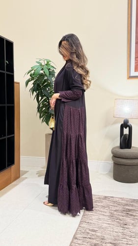 عباية مبهره بقماش كريب رموش مع روكاما بنفسجي